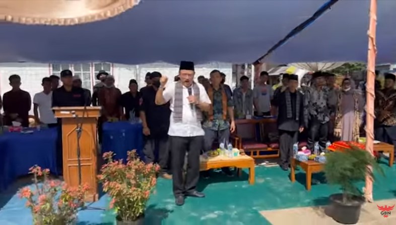 Pidato Erros Djarot ditutup dengan menyanyikan lagu Padamu Negeri